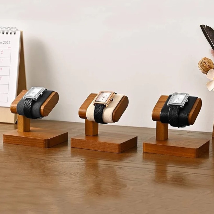 Wooden Watch Display Stand Lux - Jewelry And Watches Stores recensione e prezzo