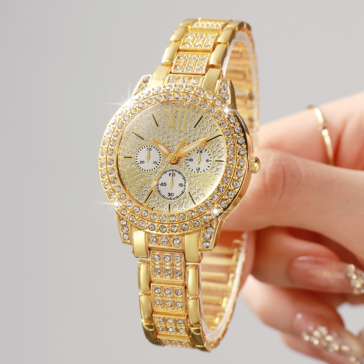 Fashion Decorative Three-eyes  - Jewelry Diamond Watches recensione e prezzo